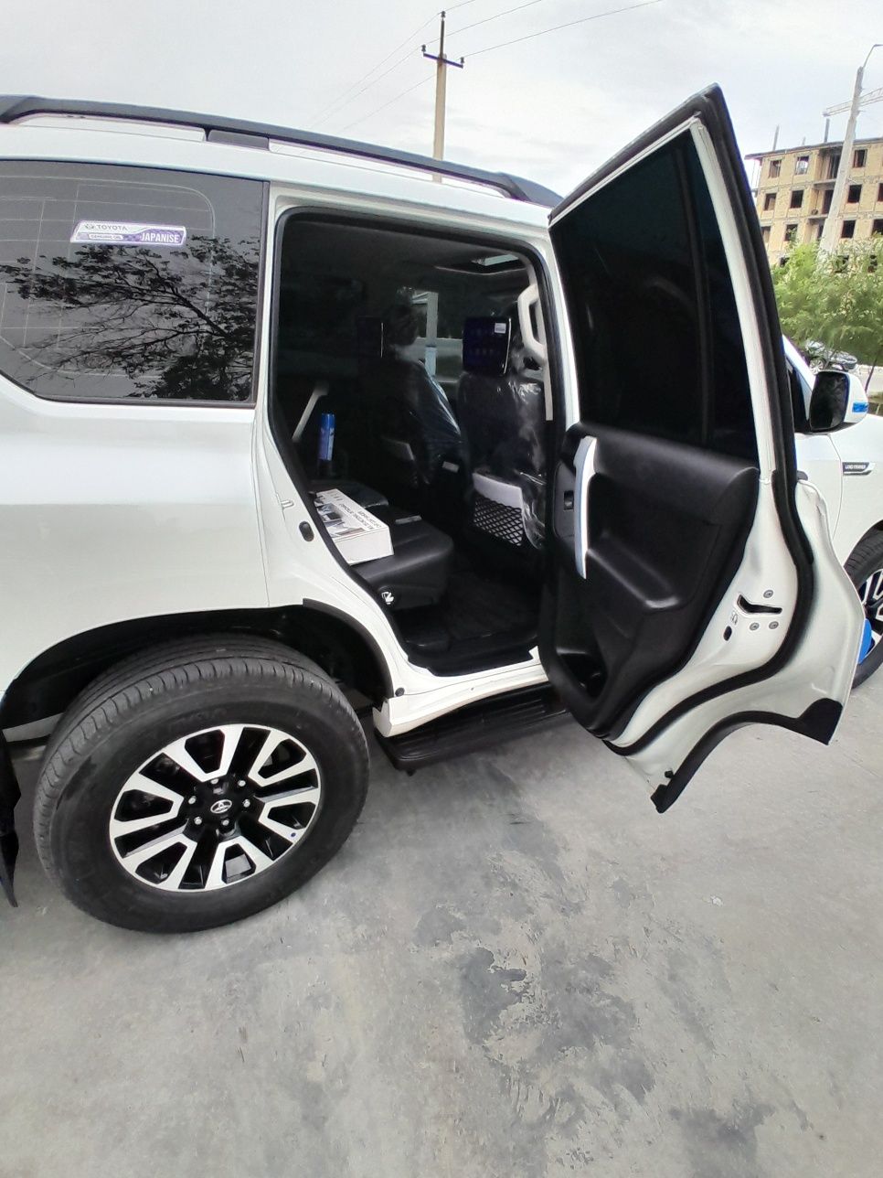 Прадо 150 vxяпонка 2019 йил прабек 31000.луюк коженисалон танирофка 1г