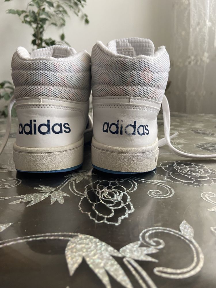 Adidas кецове