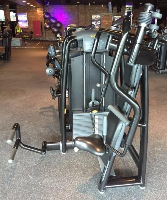 Фитнес уред Technogym Chest Press