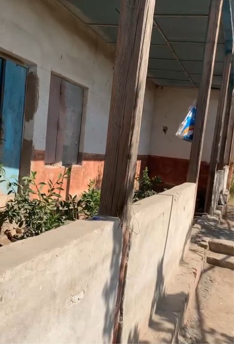 Шийпон Ширмон булок , канал тепаси, чегара томонда