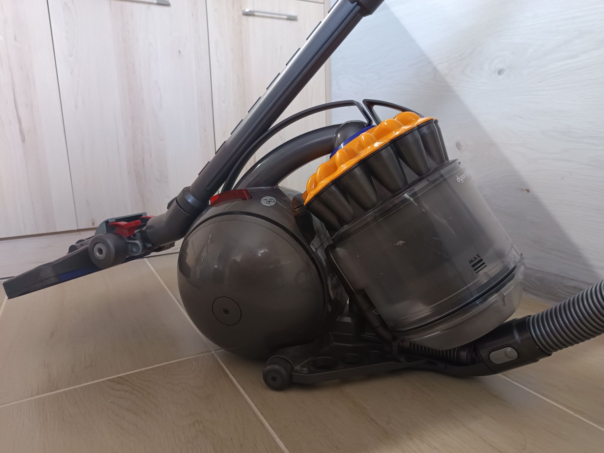 Прахосмукачка Dyson