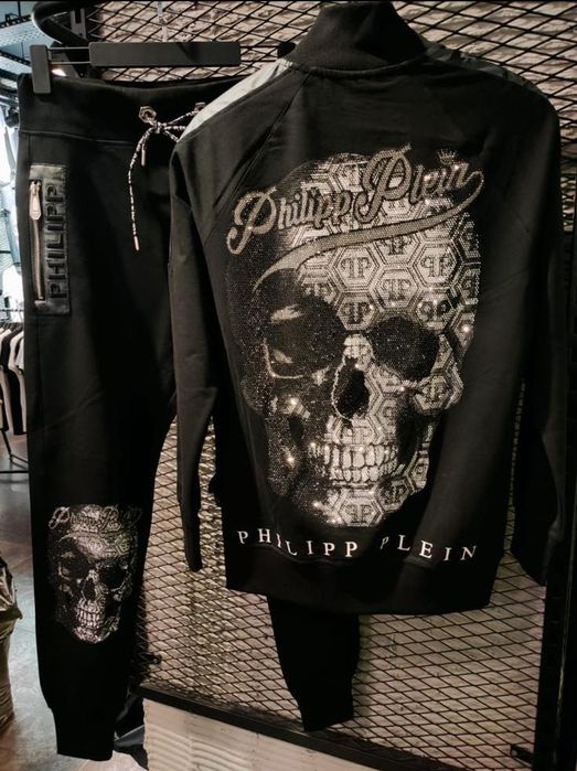 Trening Philipp Plein craniu pietre