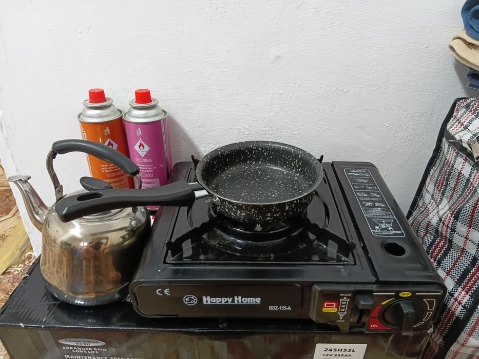 Походная плитка, чайник, сковорода