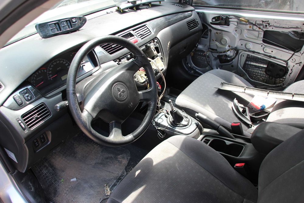 Mitsubishi  Lancer	1.6i – само за части