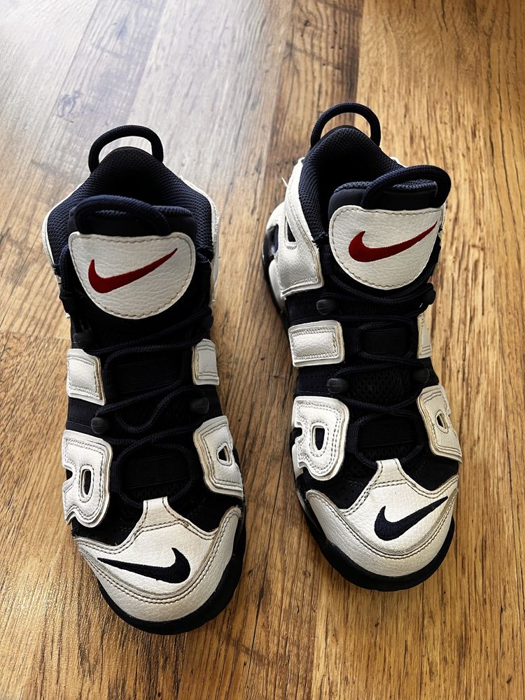 Nike Air more кецове