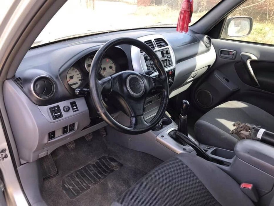 Toyota Rav4 2.0 d4d на части