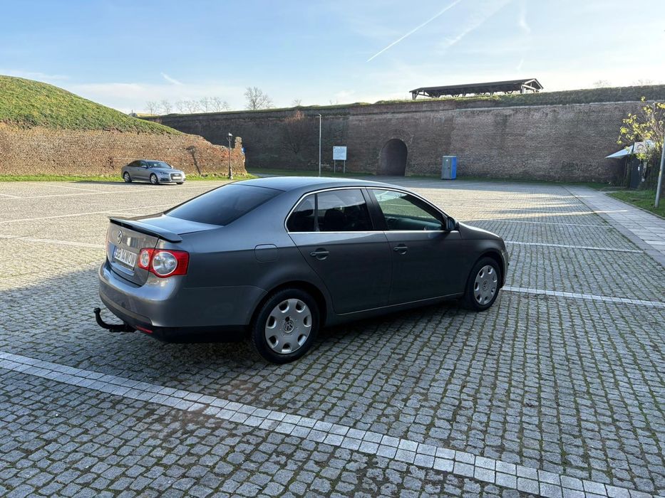 VW JETTA Berlina Full Extrase Piele Navi Cod Motor AZV Se oferă fiscal