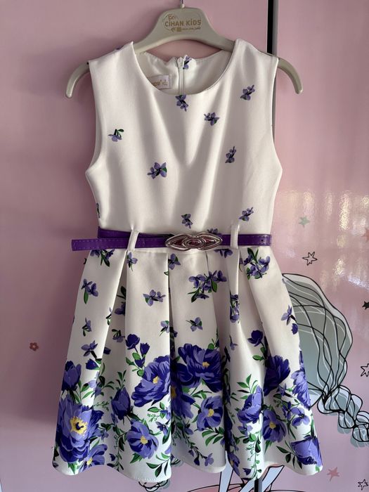 Rochite diverse pentru fetite intre 3-4 ani