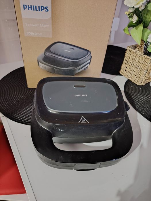 Vând sandwich maker Philips
