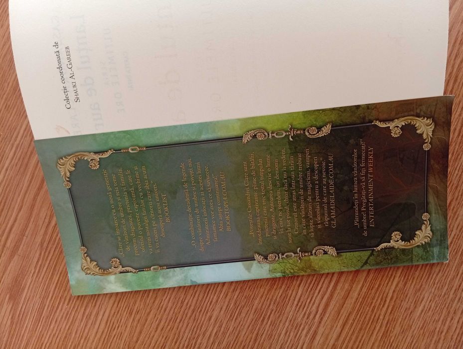 Cartea" Lanțul de aur" de Cassandra Clare