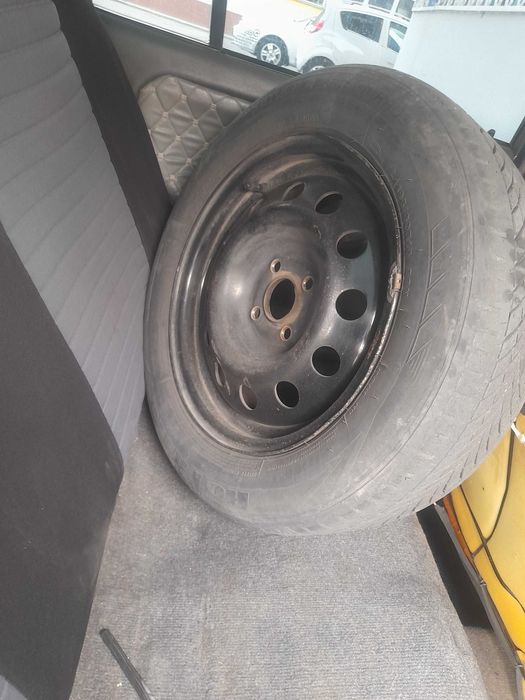 4 ta 195/60 R15 diska balon