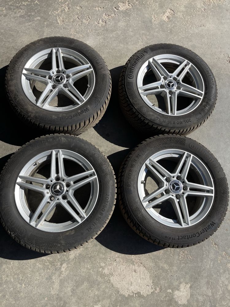 Mercedes нови зимни гуми ДОТ23 с джанти 205 60 16
