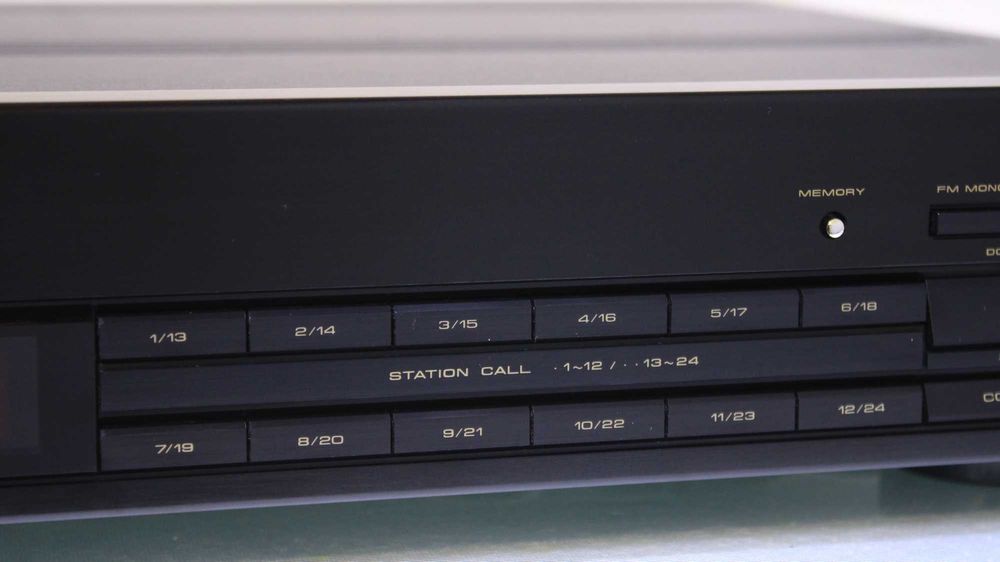 Tuner Pioneer F-445(Japonia).