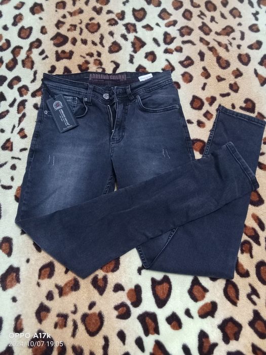 Продам новые джинсы