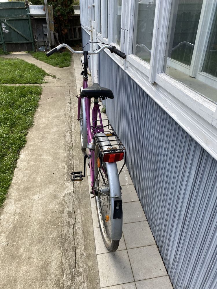 Vand bicicleta de dama fratautii vechi