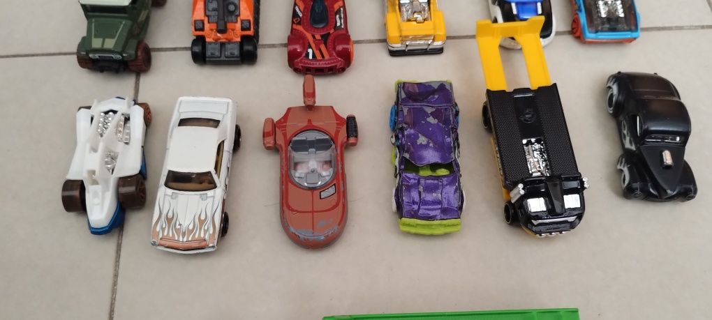 Колички Hotwheels