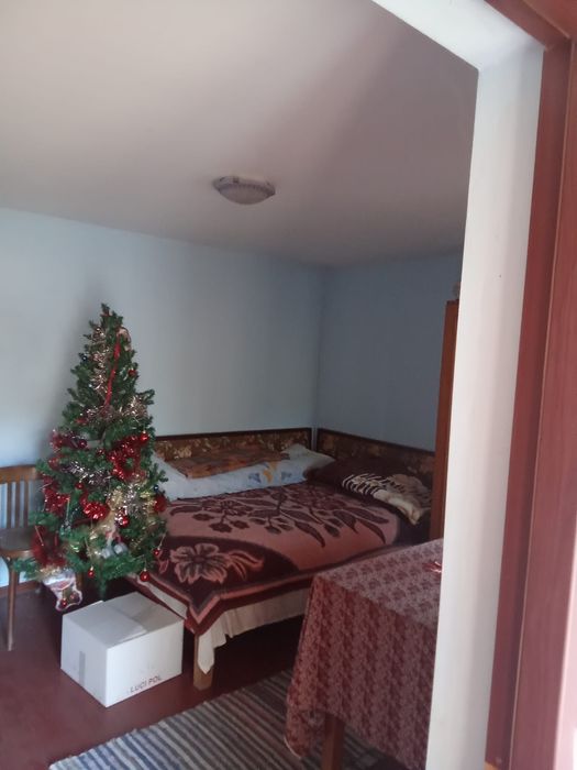 Casă bătrânească de vânzare