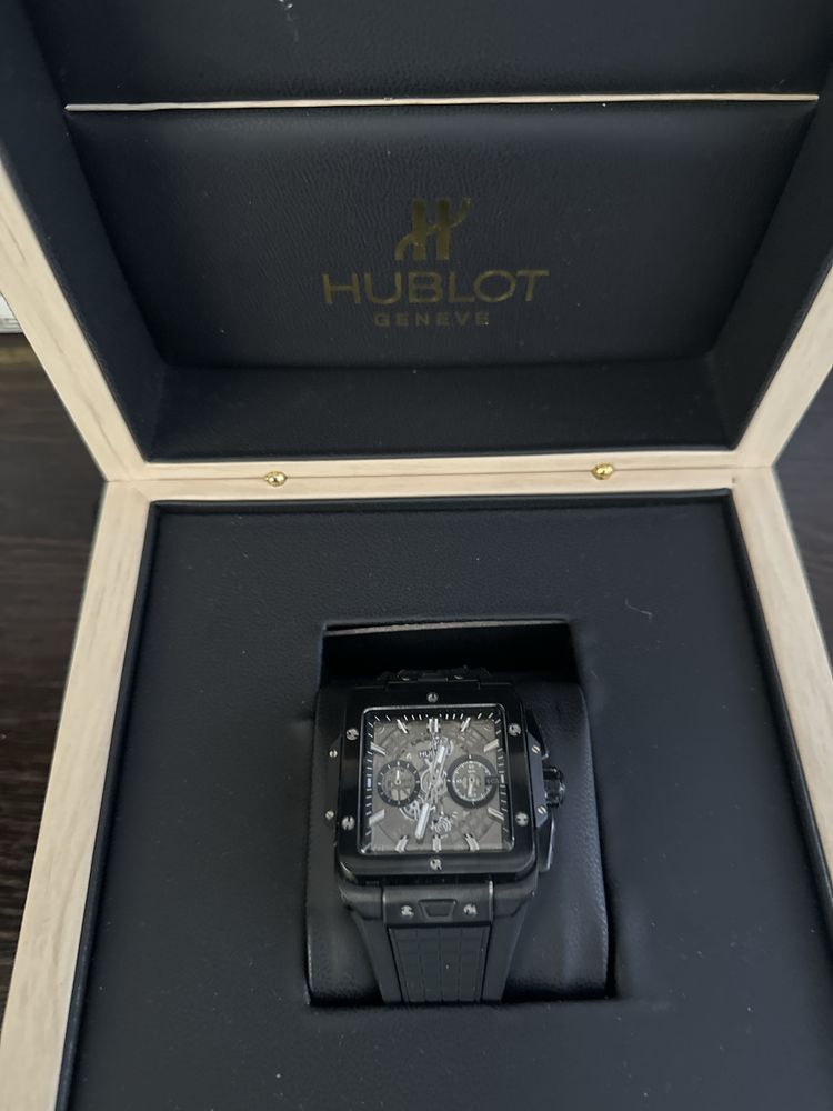 Продам часы Hublot