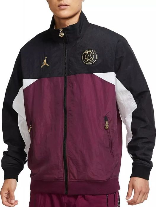Vând geaca Jordan PSG