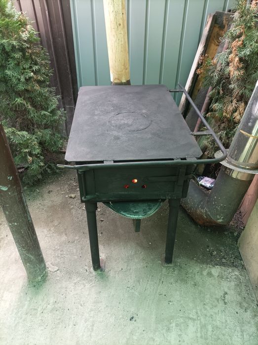 Soba de fontă de vânzare la 700 de lei sau de tabla zincata