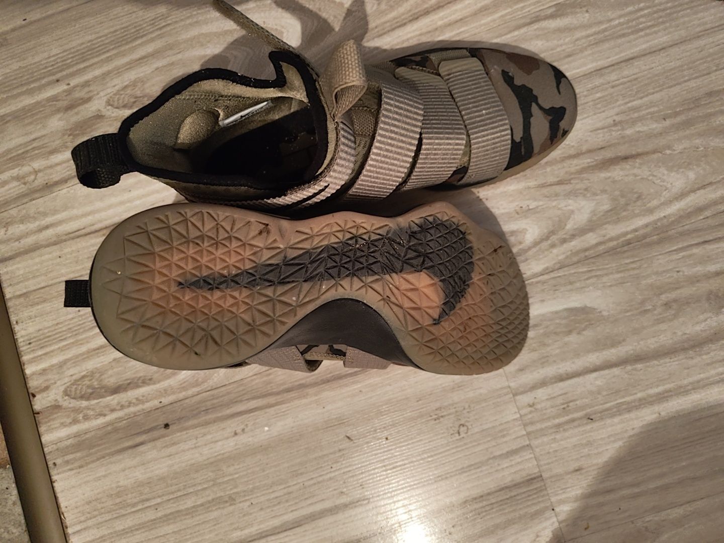 Nike lebron soldier camo