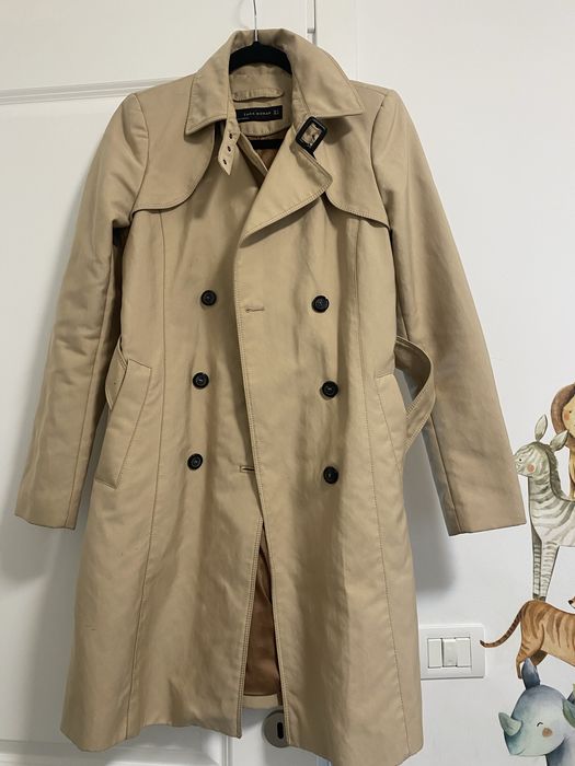 Trenchcoat Zara s crem