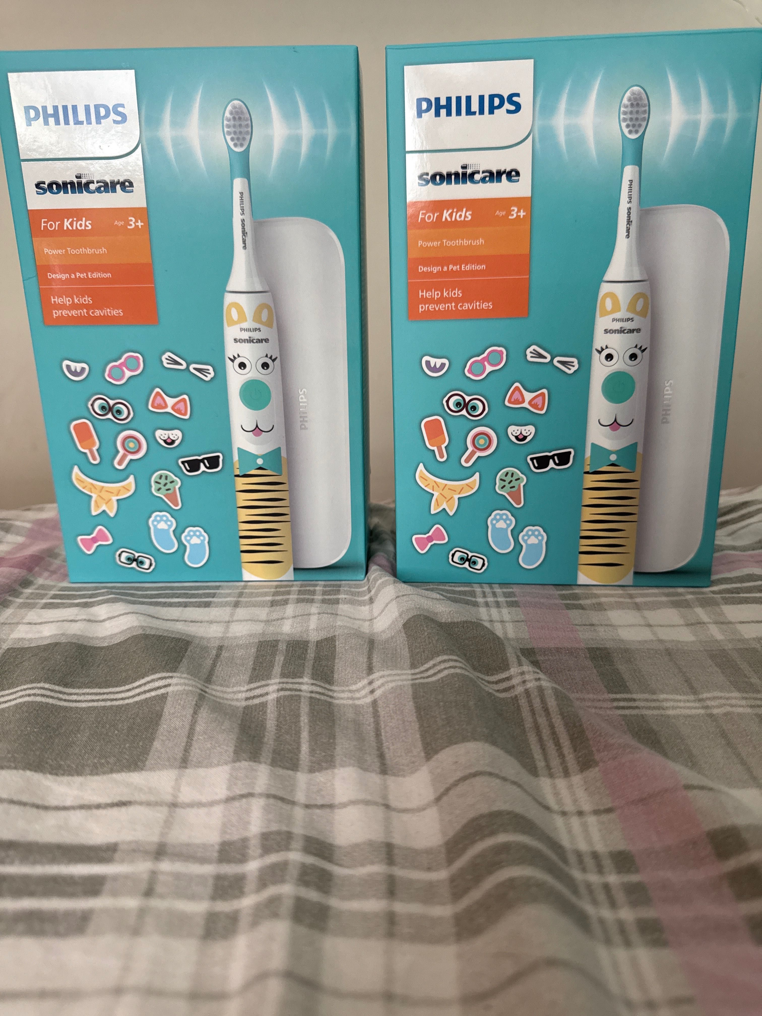 Два броя детски четки за зъби Philips Sonicare Kids
