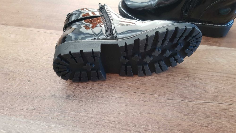 Ghete fetite marimea 32