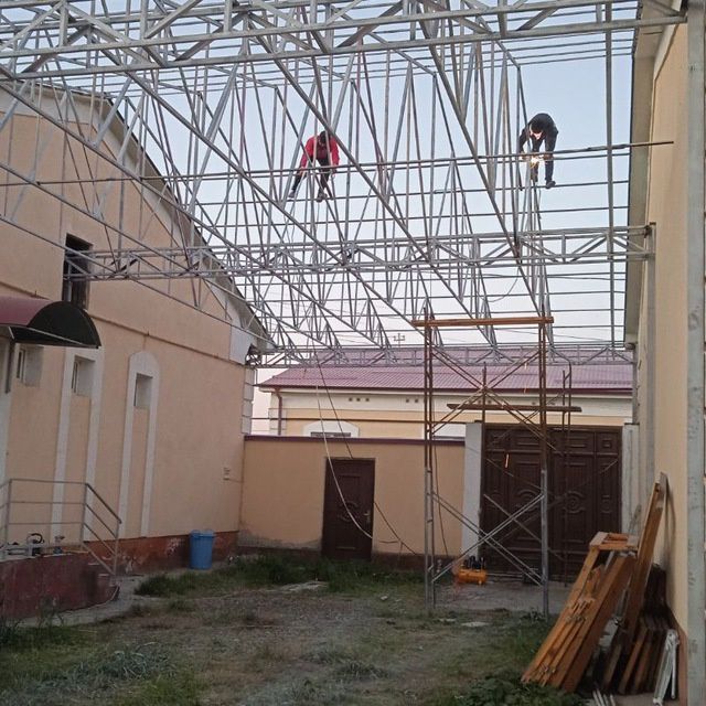 Konteyner materiallaridan issiqxona,tom,naves xizmatlari