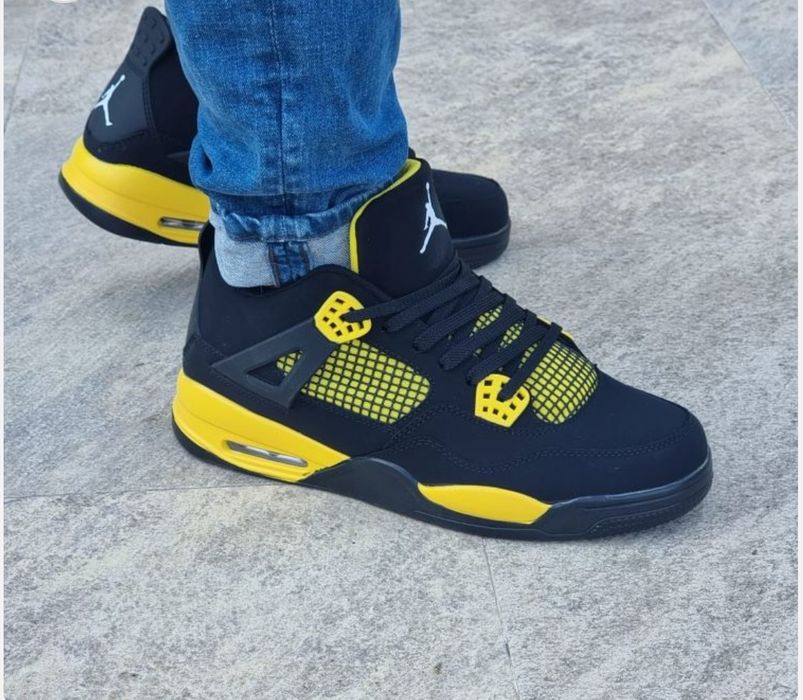 Vând Jordan 4 yellow tunder
