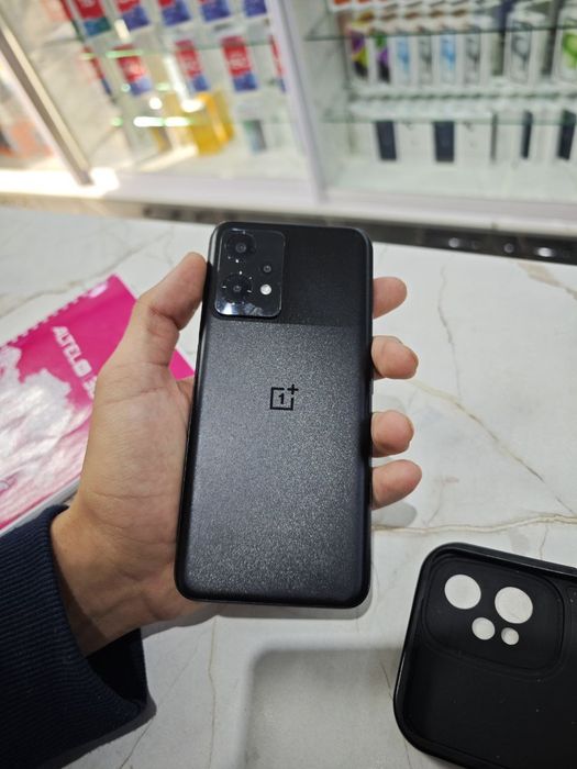 One plus black 128gb