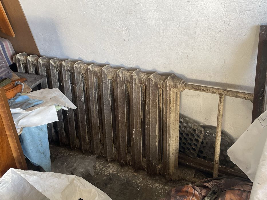 чугунный радиатор отопления (батарея)