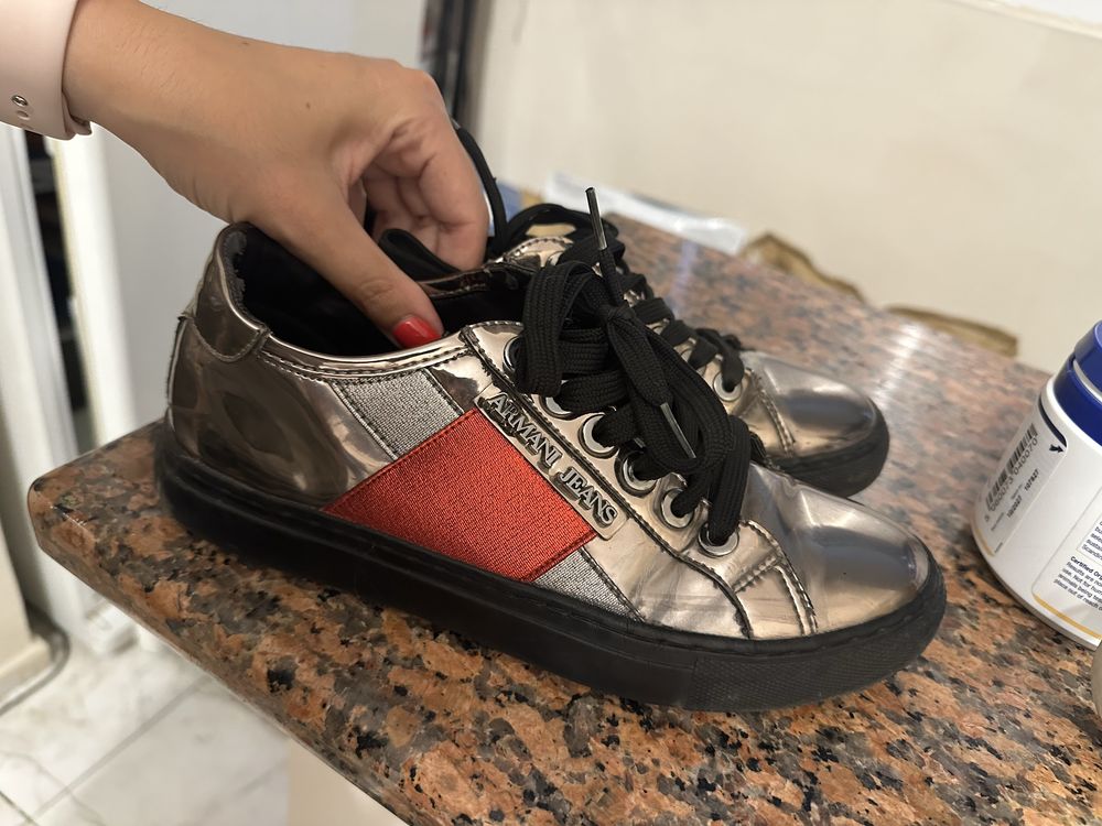 Обувки Armani, Michael kors, Converse