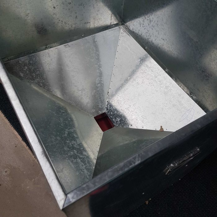 Hranitor pesti cu panou solar pentru acvacultura / balti , iazuri, etc