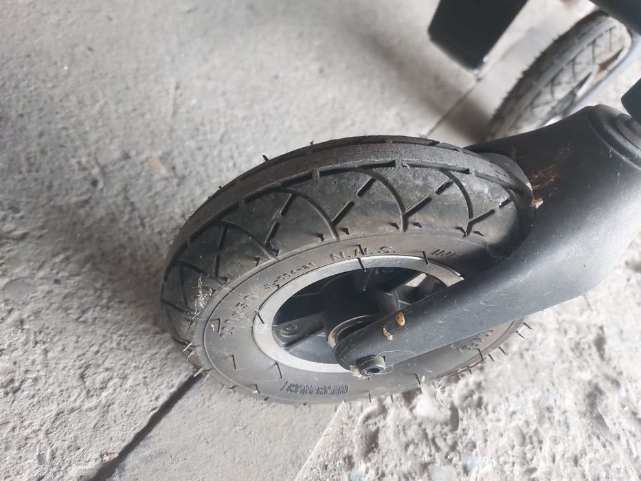 Carucior invalizi electric tracțiune față