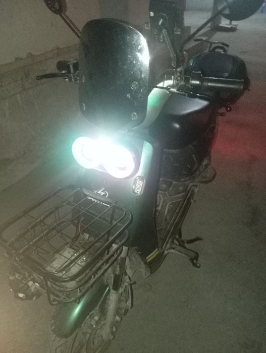 Skuter sotiladi tezlik 60 bitta zaryad bilan 50-60 km  yuradi