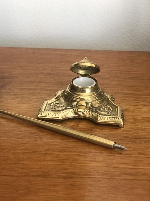 Călimara cu stilou in bronz