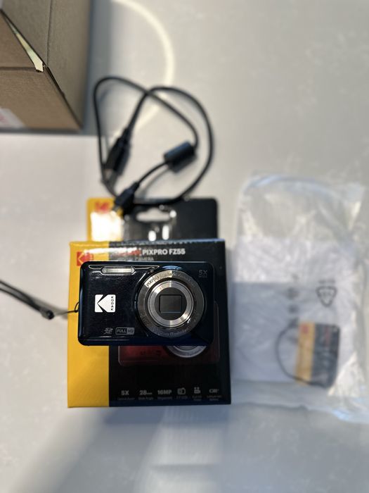 чисто нов фотоапарат Kodak Pixpro FZ55