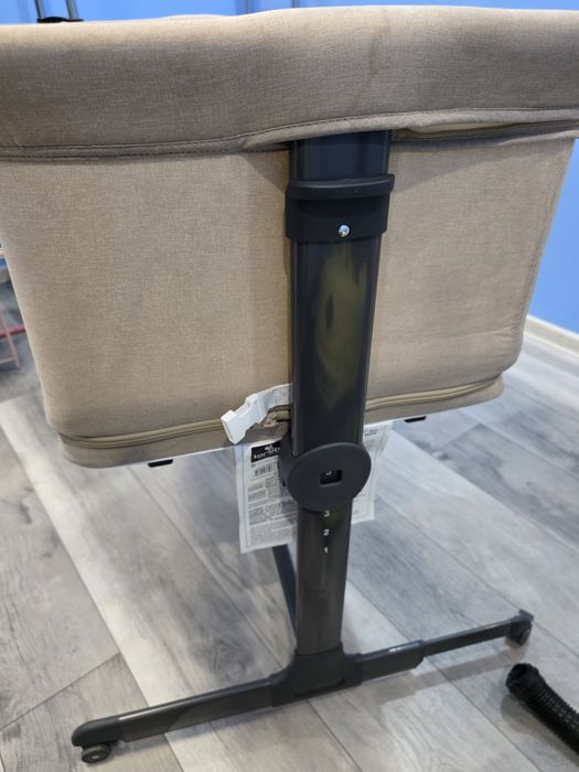 Бебешко next to me