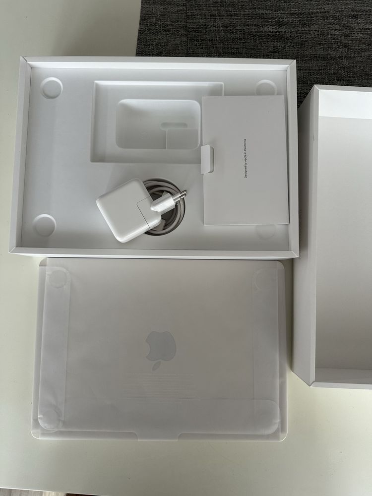 Macbook Air M2 13” 256GB 8GB Garantie