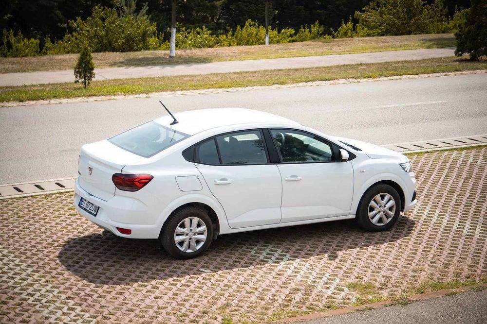 Dacia Logan primul propietar,stare perfecta,baterie noua,tinuta garaj
