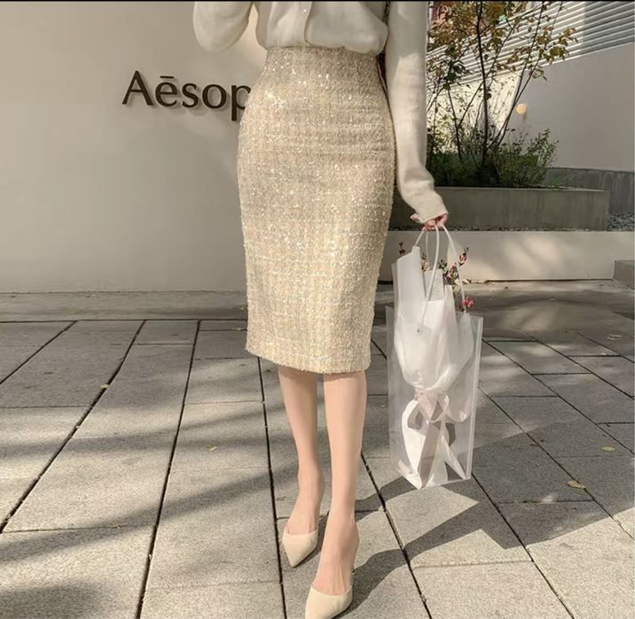 Юбка бежевого цвета