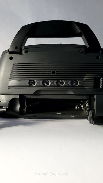 Aparat radio Grundig Boy 240 cu 4 lungimi undă