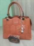 Луксозна дамска чанта GUESS с дълга дръжка