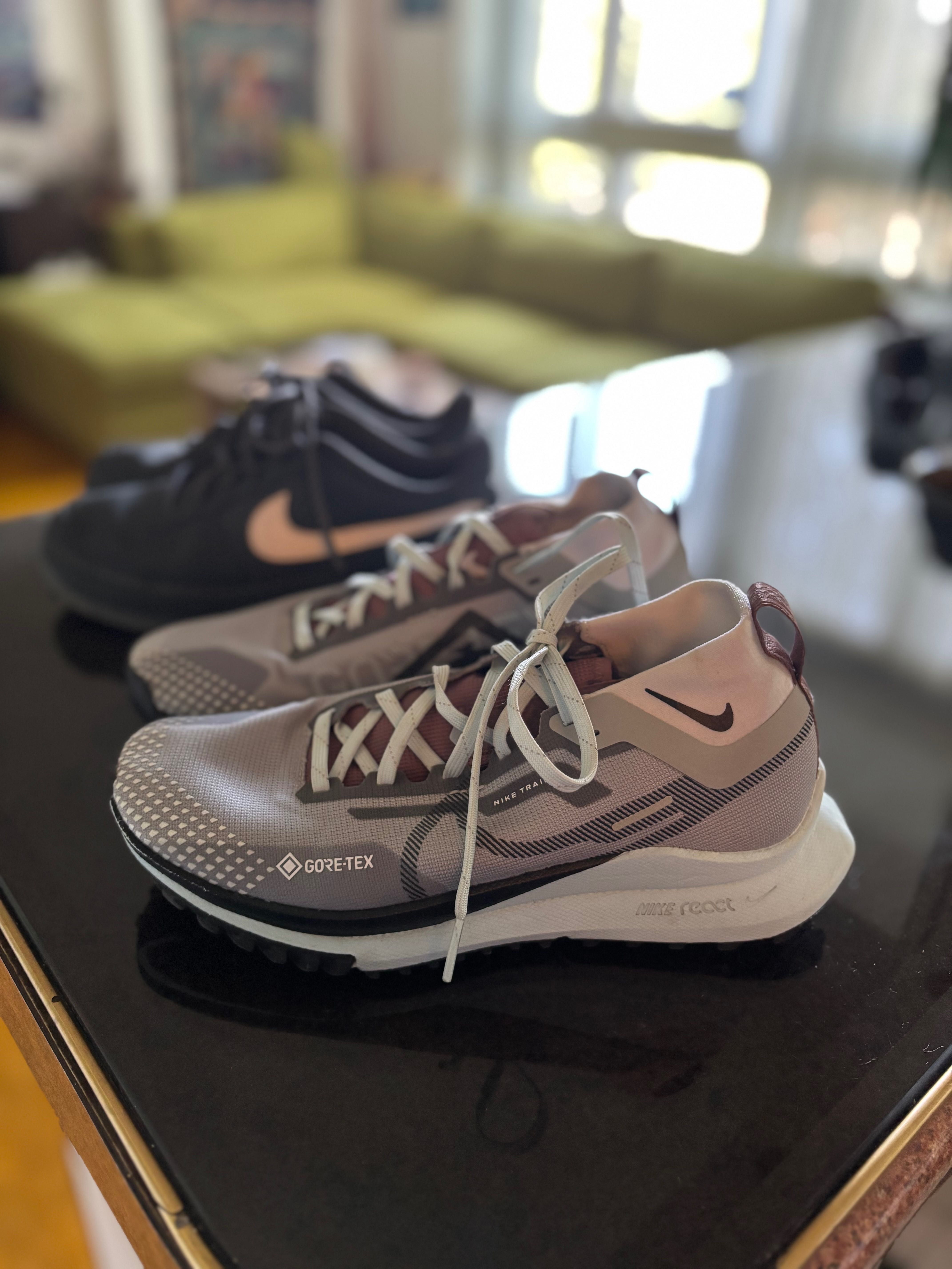 Nike pegasus 4 trail 38.5 и Nike air force 38