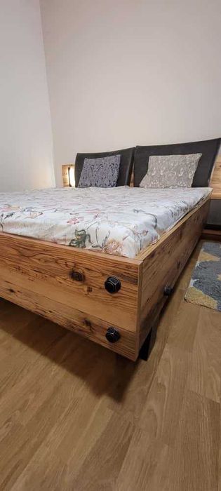 Pat Dover, 180x200 cm, 2 noptiere incluse, LED,  Gri /Lemn antichizat