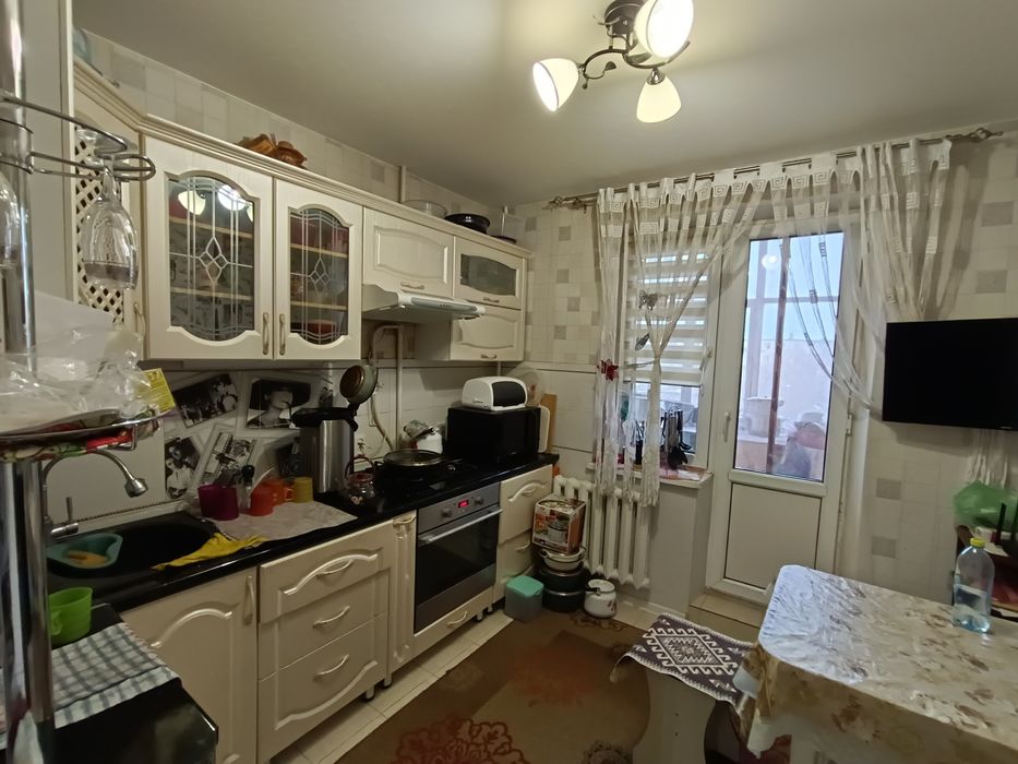 Срочно продается 3х квартира на 8 мкр