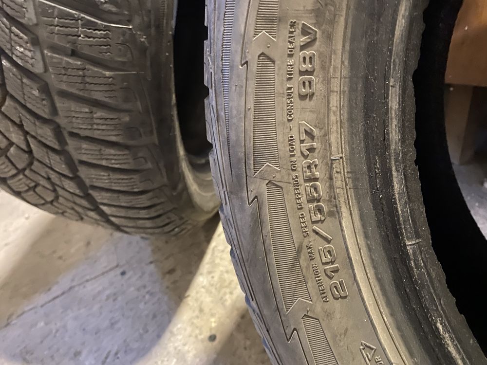 Зимни гуми Goodyear 215/55/17 2 броя