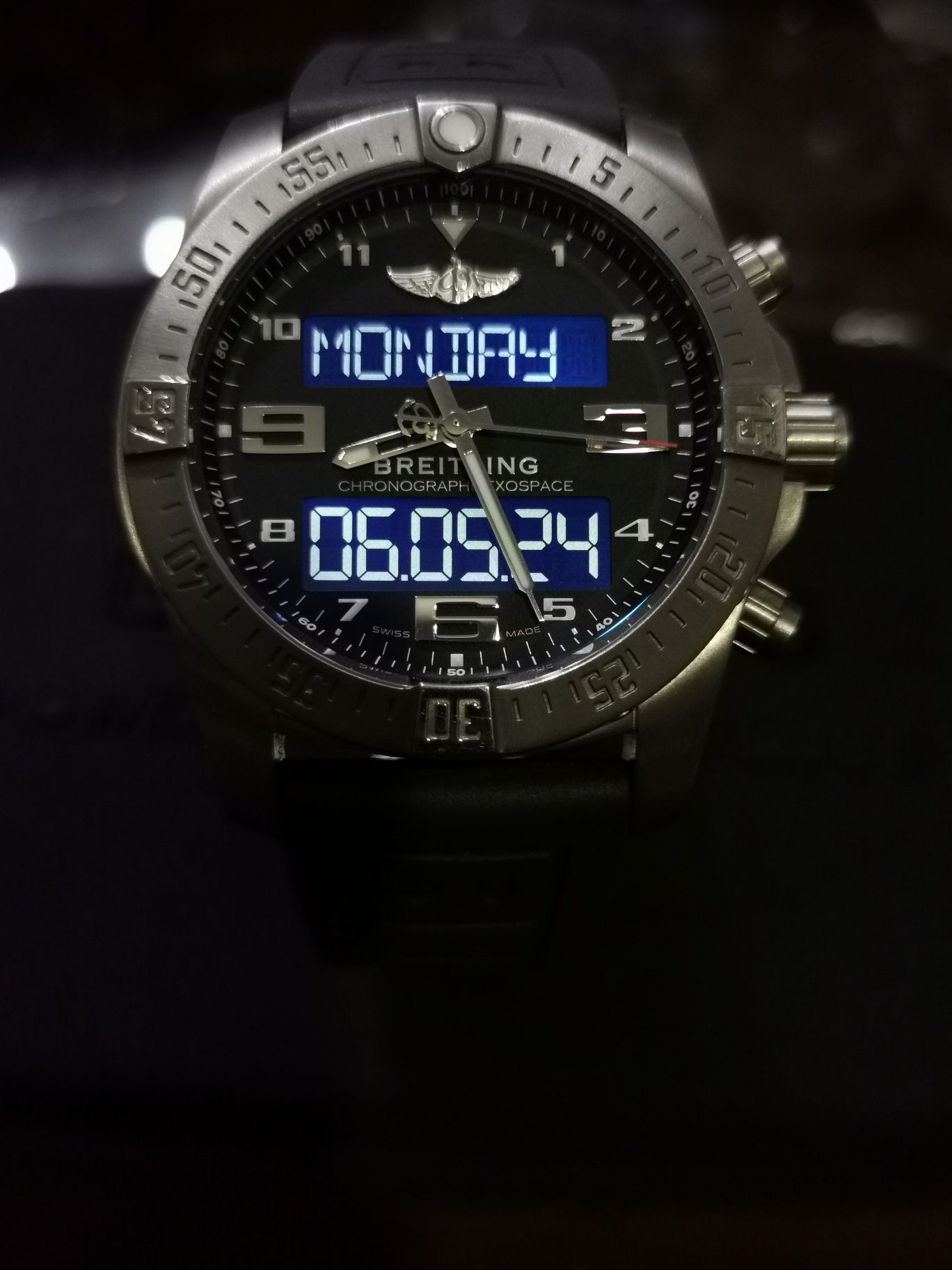 Продавам breitling b55 exospace connekted