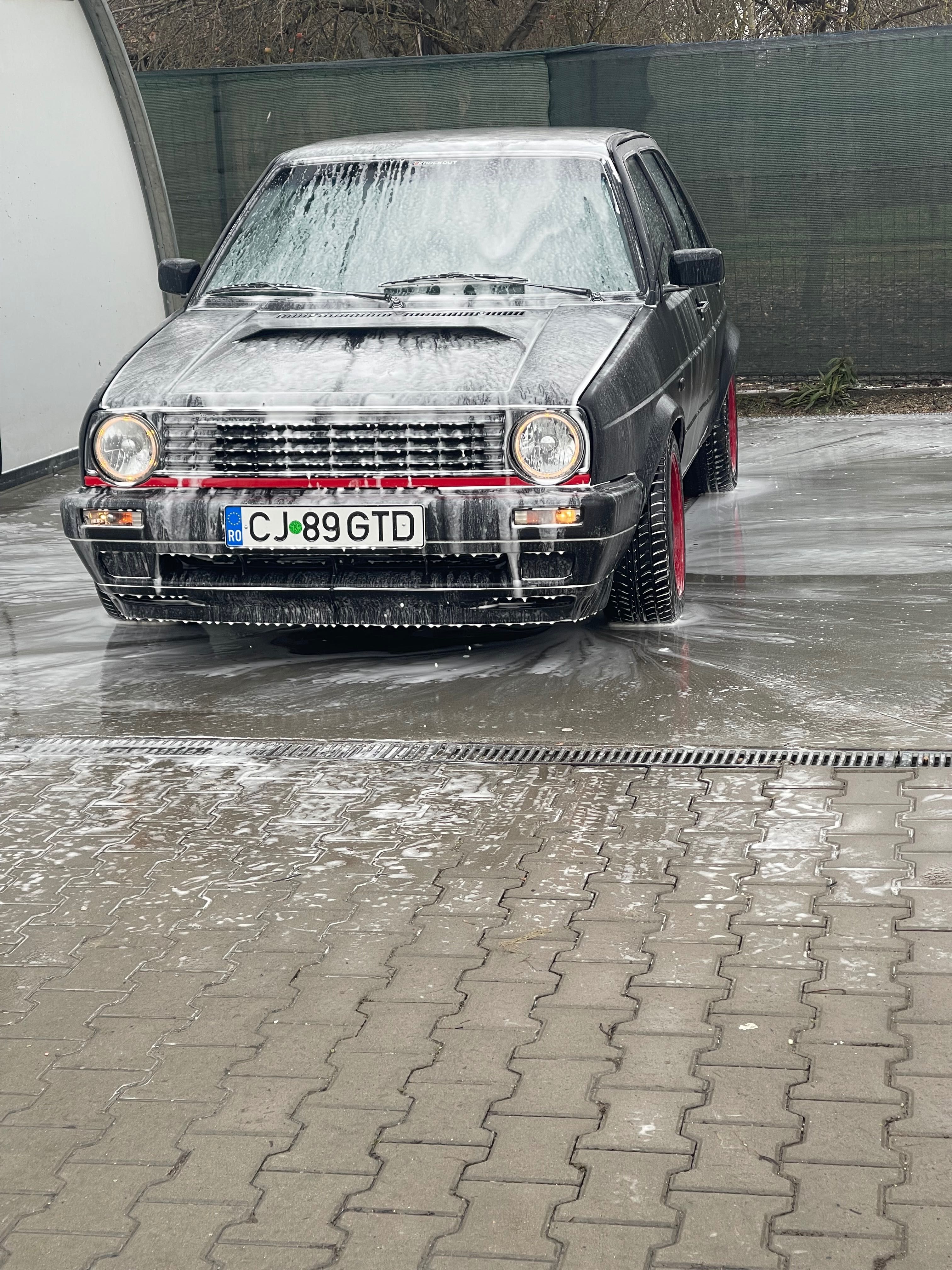 Vând Golf II 1.6D